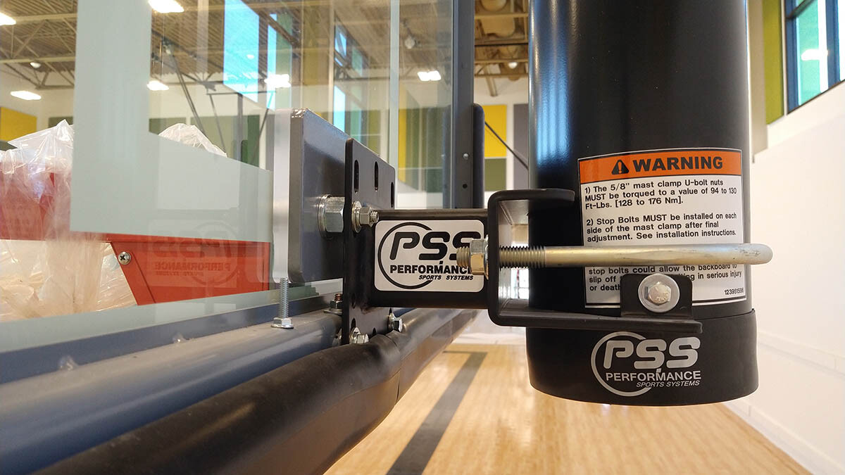 Single mast backstop with direct mount